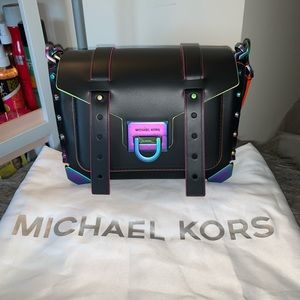 Michael Kors Manhattan Small Contrast-Trim